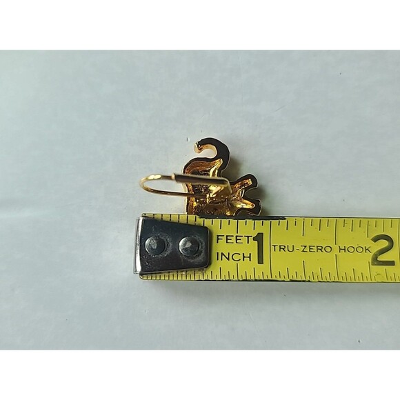 Gold Tone Metal Elephant Shaped Red Rhinestone Eyes Leverback Earrings Vintage - Picture 10 of 10